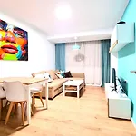 Exclusive Guest Room Experience In Cozy & Modern Apartment - No Other Guests