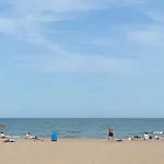 Apartup Las Arenas Beach