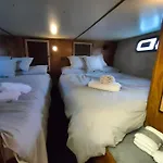 Barco Muy Espacioso Con Dos Terrazas Valencia Centro!!