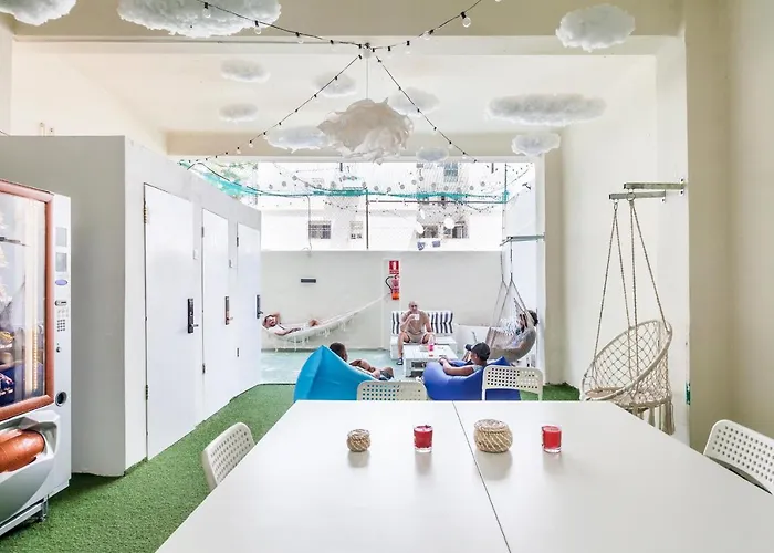 Capsule hostel valencia