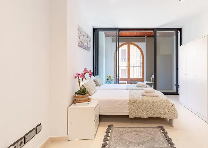 Aparthotel Mediterraneo By Neohotels-Centro 8 Min By Metro