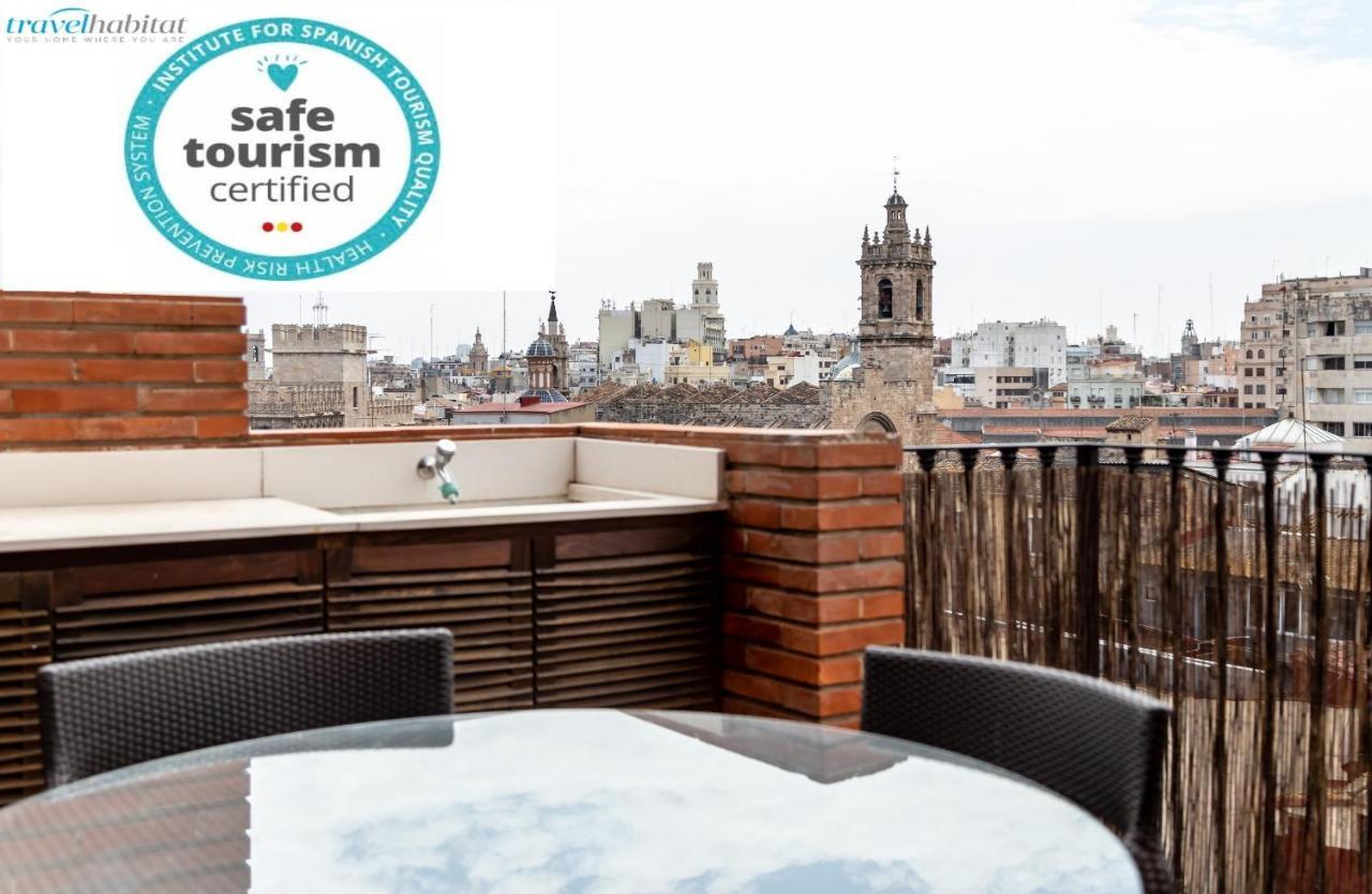 Apartamento Travel Habitat ático Ciutat Vella. *