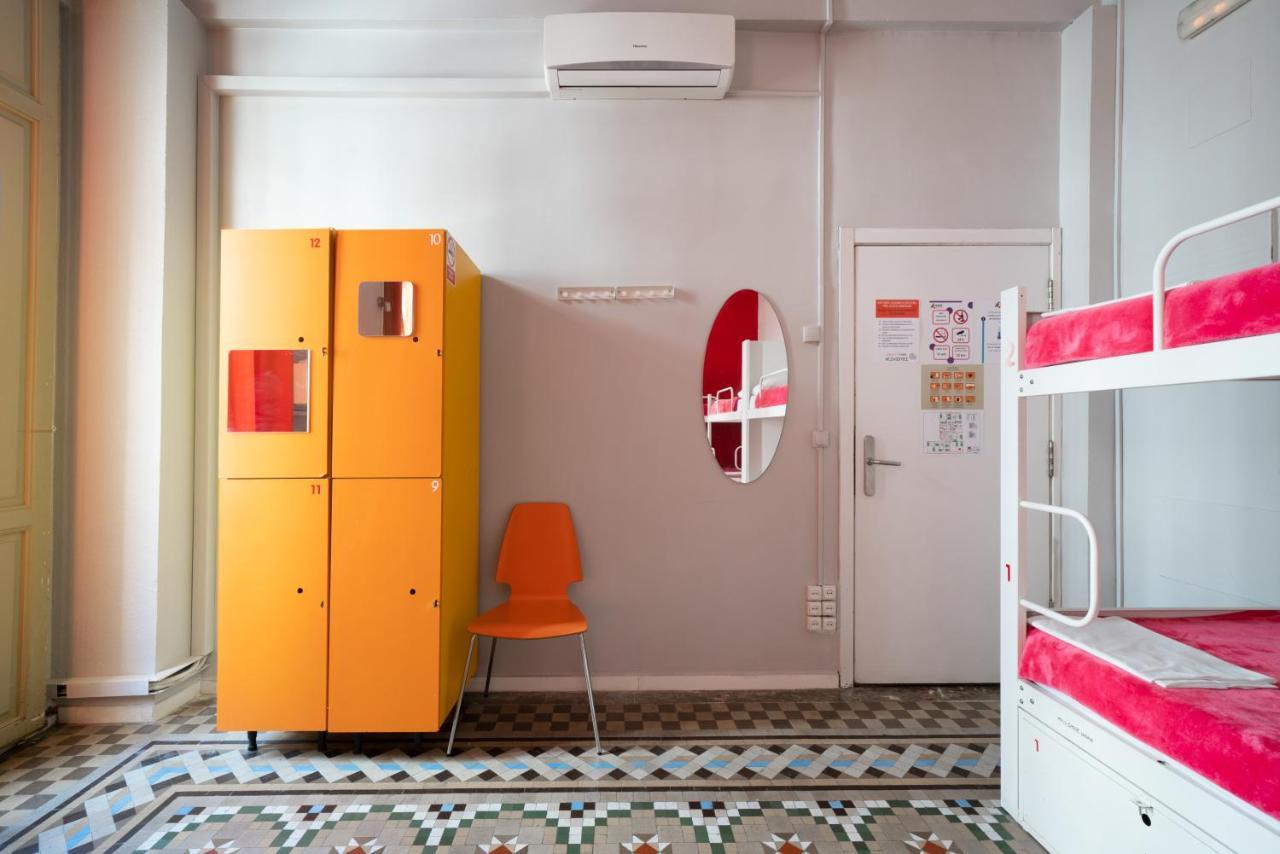 Red Nest Hostal