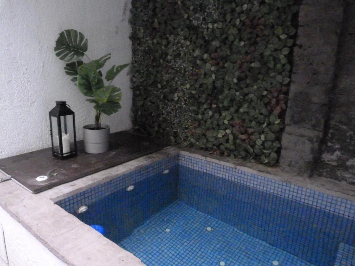 Pequeño Con Mini Piscina Temperatura Ambiente - Wifi Free Apartamento