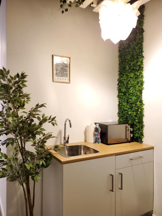 Small And Cozy - G * Valencia