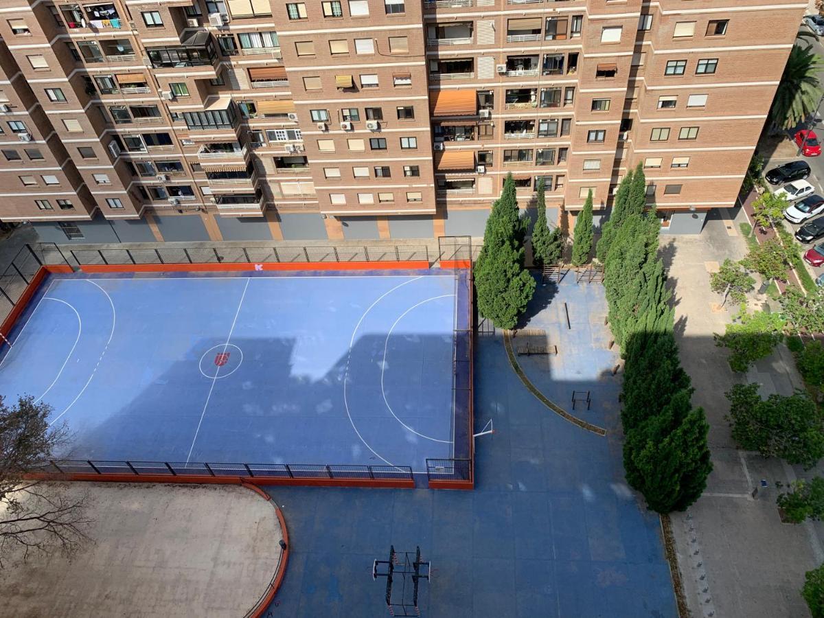 Habitación Con Cama Individual, Piso Compartido En Avenida Blasco Ibáñez Valencia