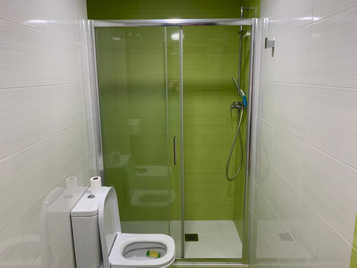 Habitación Con Cama Individual, Piso Compartido En Avenida Blasco Ibáñez Valencia