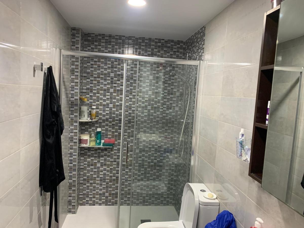 Habitación Con Cama Individual, Piso Compartido En Avenida Blasco Ibáñez Valencia