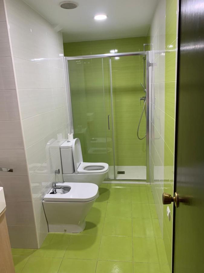Habitación Con Cama Individual, Piso Compartido En Avenida Blasco Ibáñez