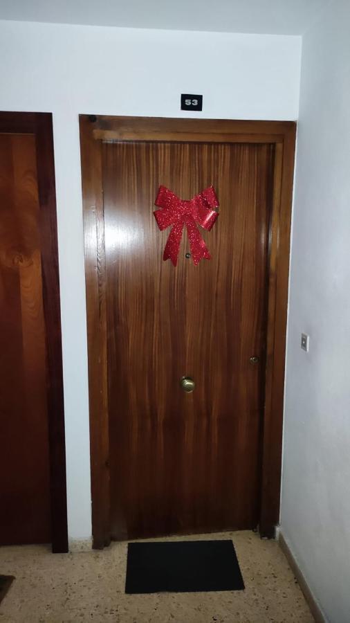 Habitación Con Cama Individual, Piso Compartido En Avenida Blasco Ibáñez *