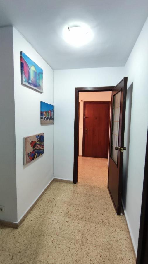 Habitación Con Cama Individual, Piso Compartido En Avenida Blasco Ibáñez Valencia