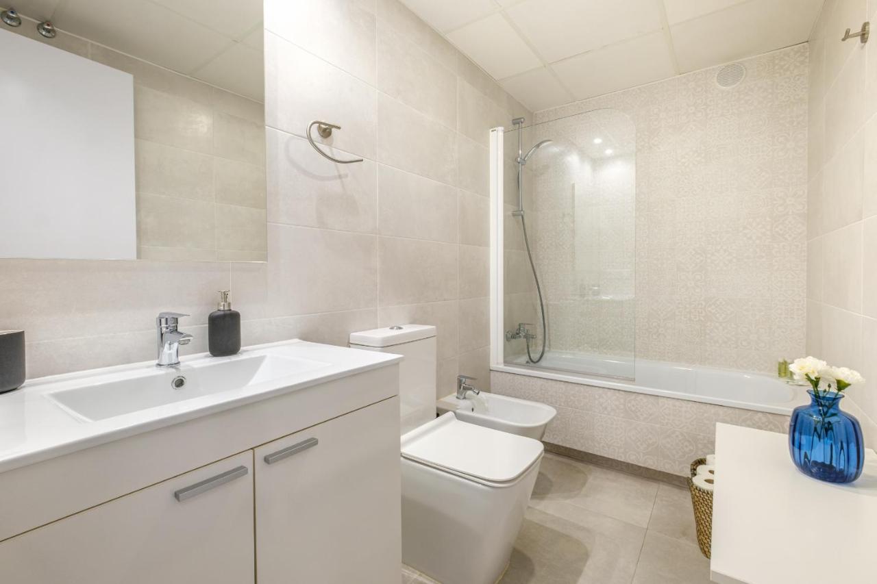 Spacious & Clean In Quiet Area *