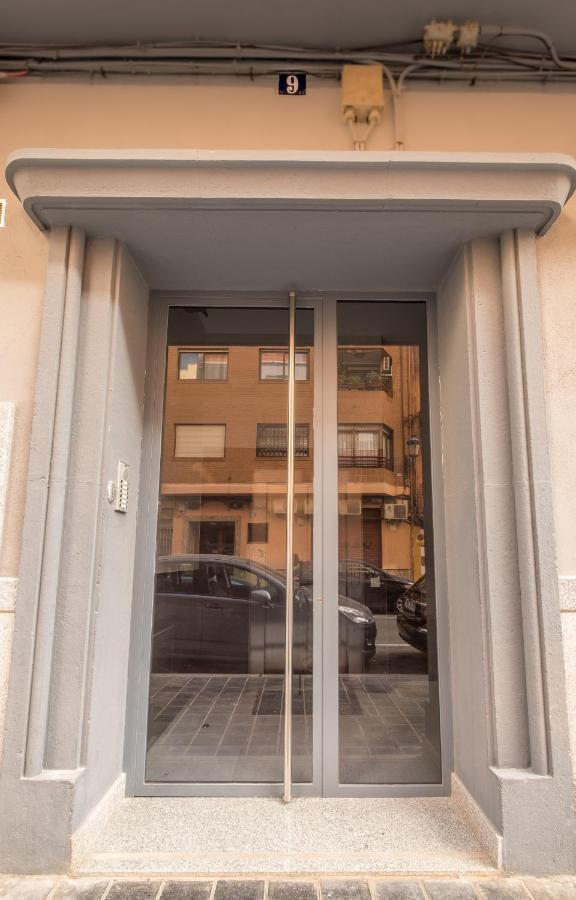 Clean & Very Comfortable Apartment *