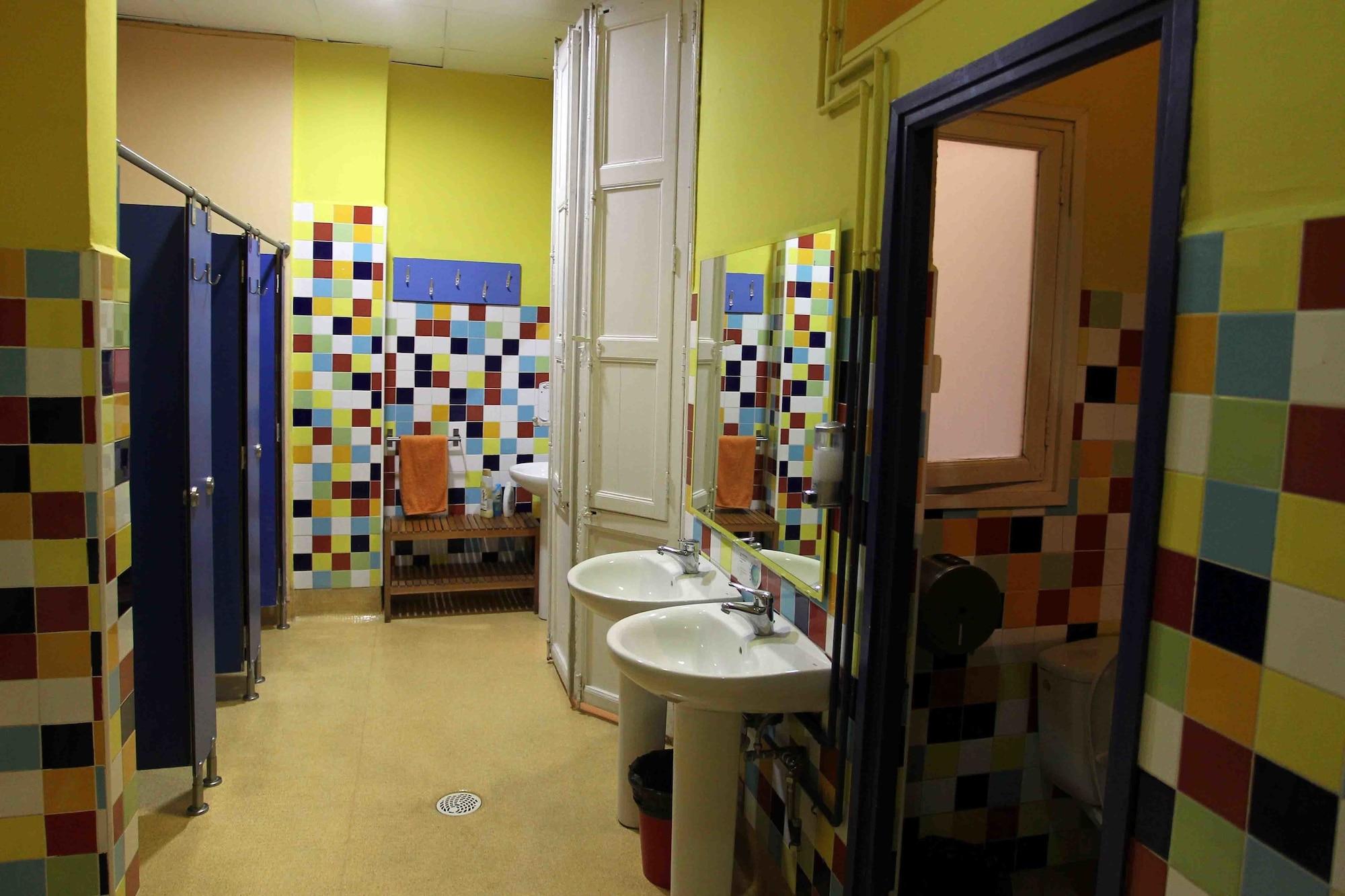 Hostal Red Nest *