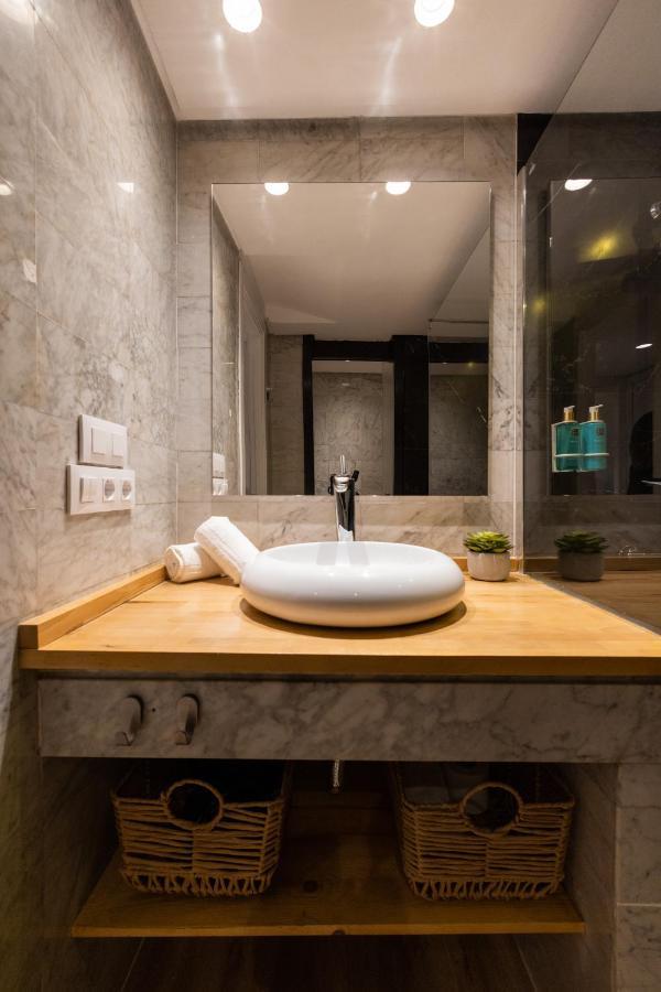 Florit Flats - The Apolo Loft