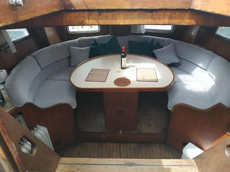 Velero Unico Donde Relajarte, Parking Gratuito Hotel en barco