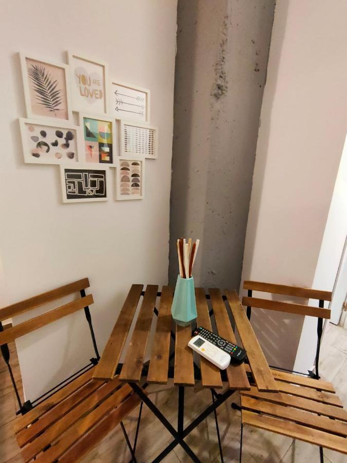 Apartamento Pequeño Con Mini Piscina Temperatura Ambiente - Wifi Free Valencia