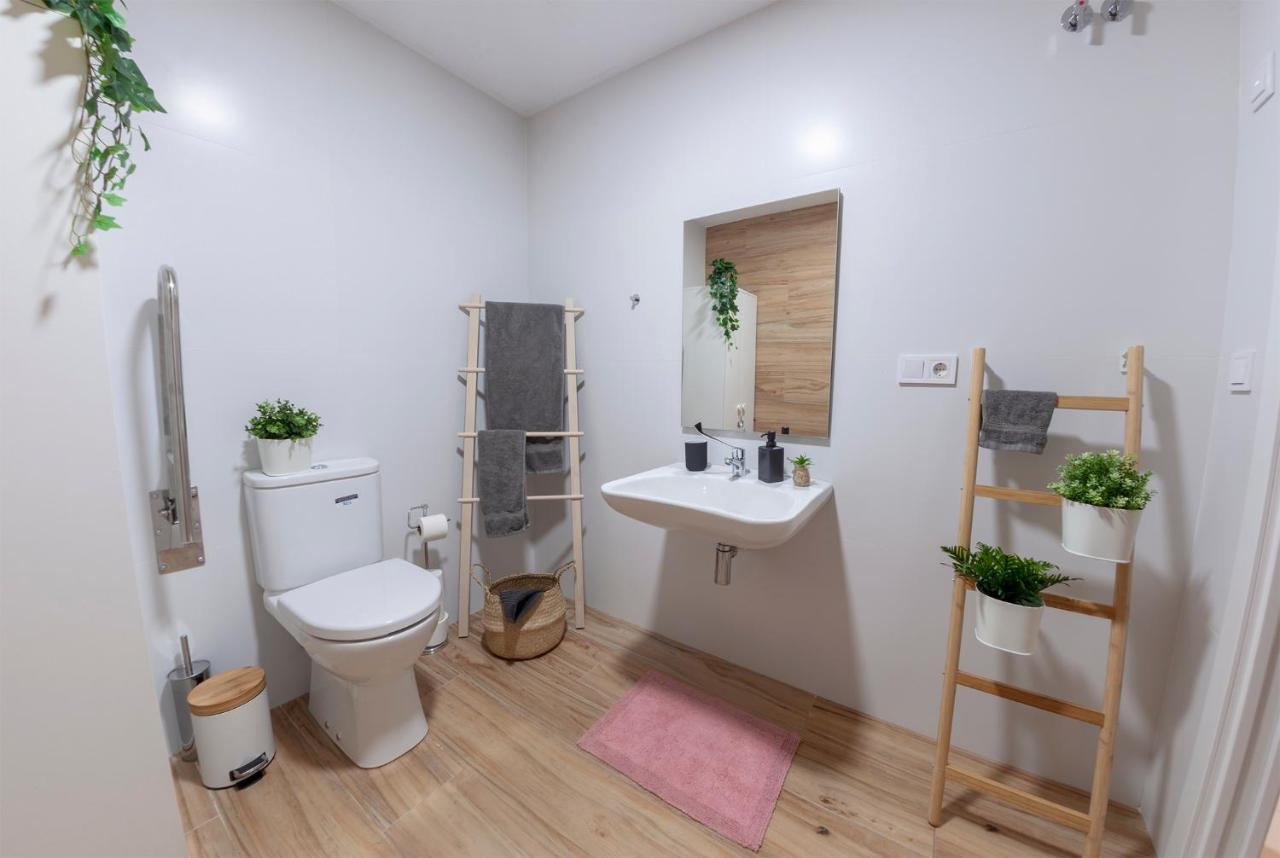Artistic Digital Retreat-great Location Near Metro Apartment *