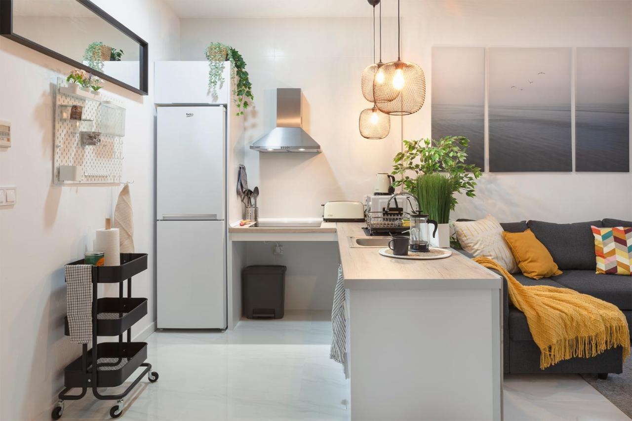 Artistic Digital Retreat-great Location Near Metro Apartment