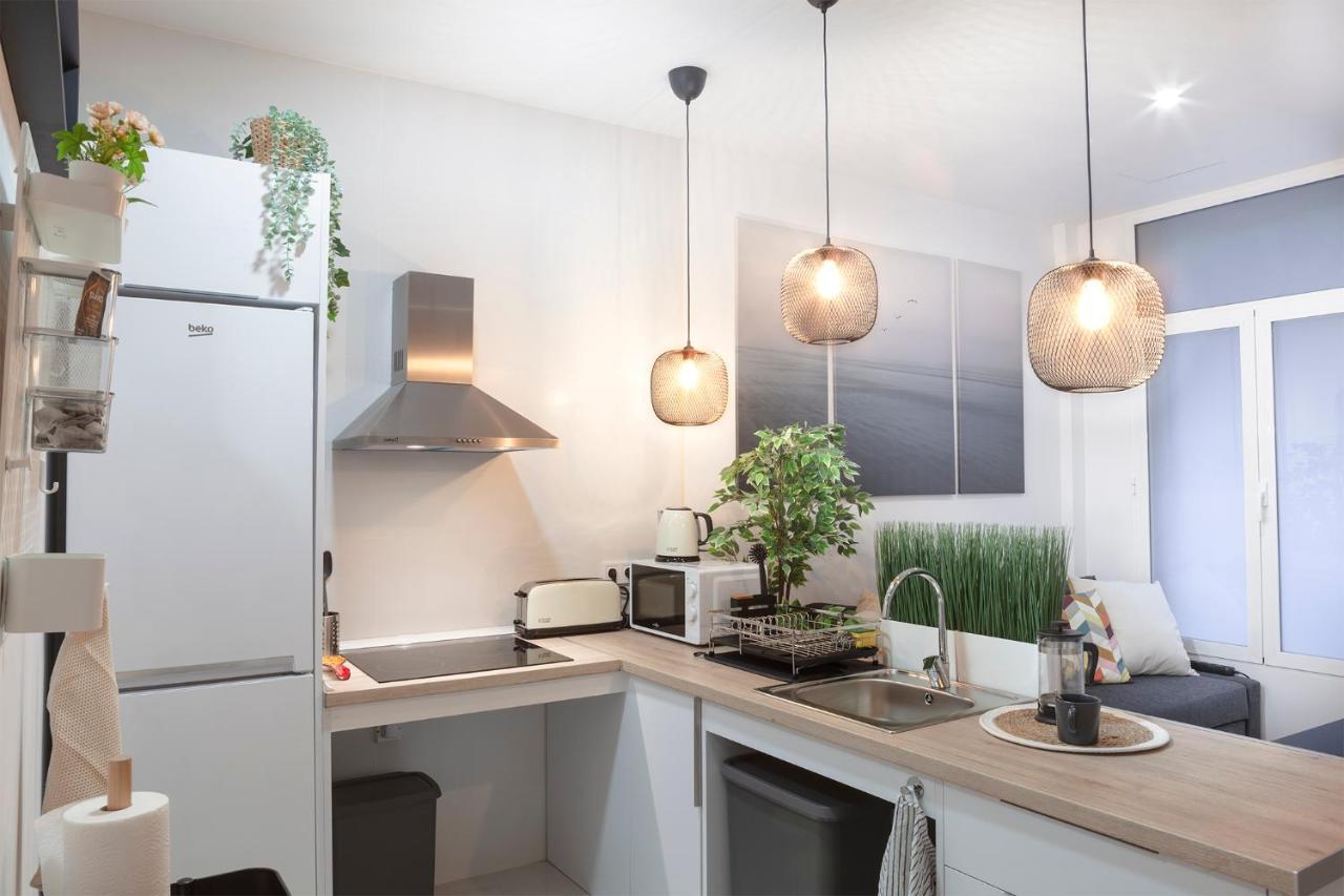Artistic Digital Retreat-great Location Near Metro *