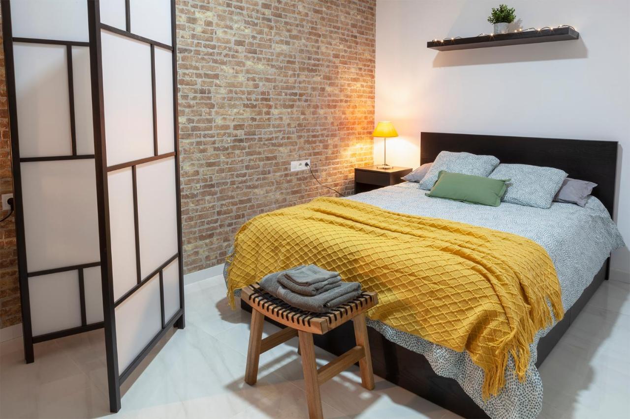Apartment Artistic Digital Retreat-great Location Near Metro
