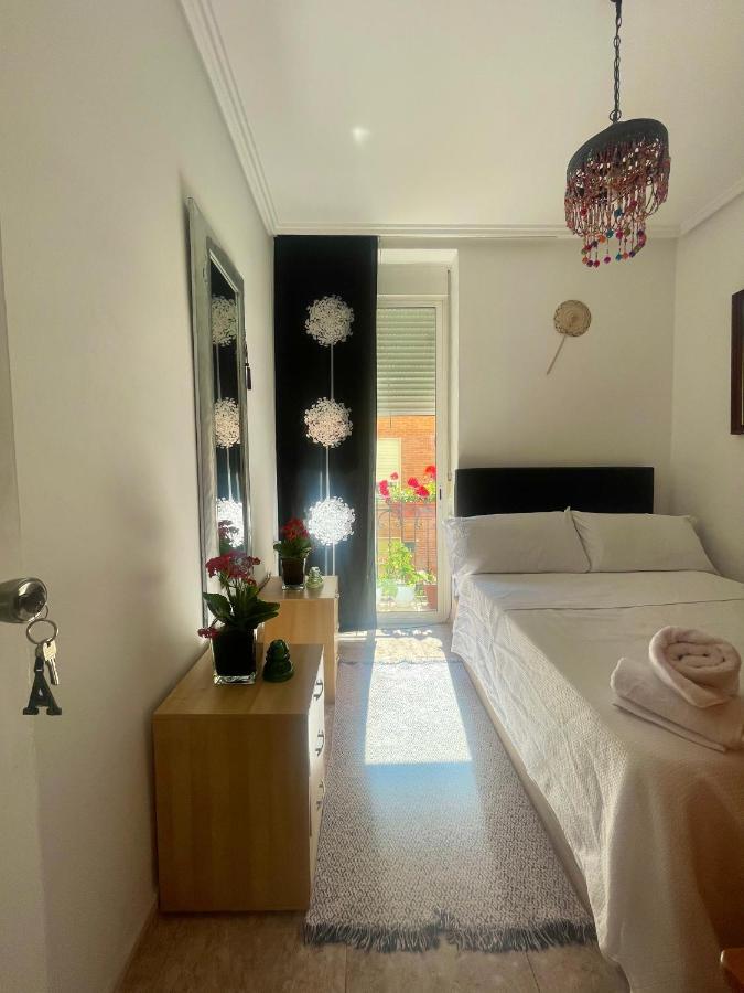Habitación en casa particular Privada En Piso Compartido *