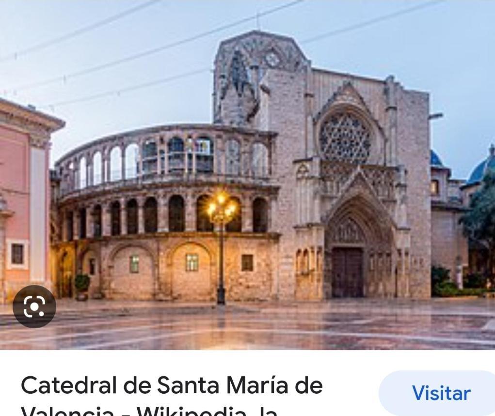 Centro Andando Y Playa Malvarrosa Tranvia Pensión Valencia