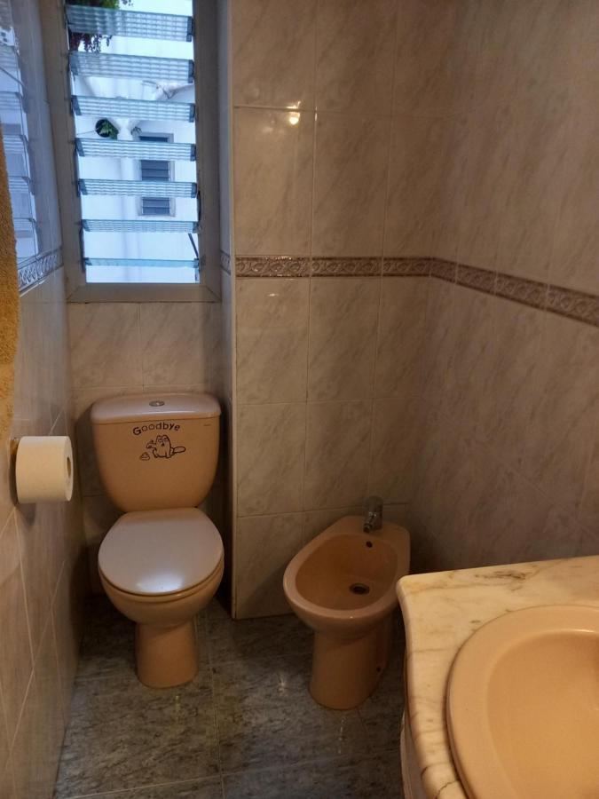 Habitación Grande En Piso Compartido Con 2 Adultos Y 1 Perrito * Valencia