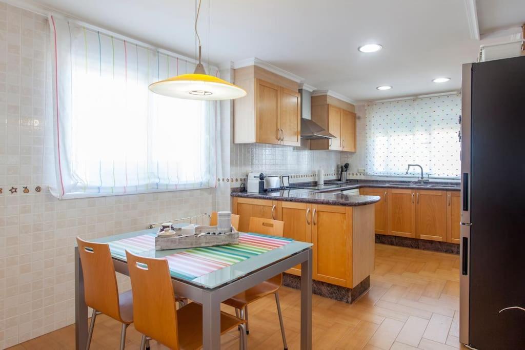 Casa En Valencia, Cerca De Golf, Playas, Moto Gp Сasa de vacaciones *