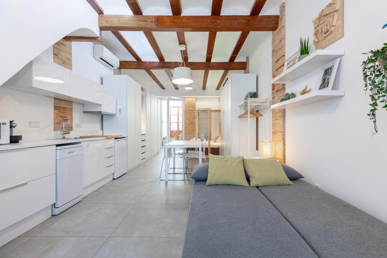 Apartup Arenas Apartment