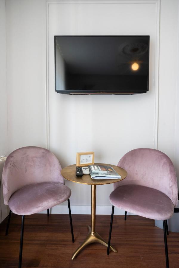 & Co. J. Botanico Boutique 3*