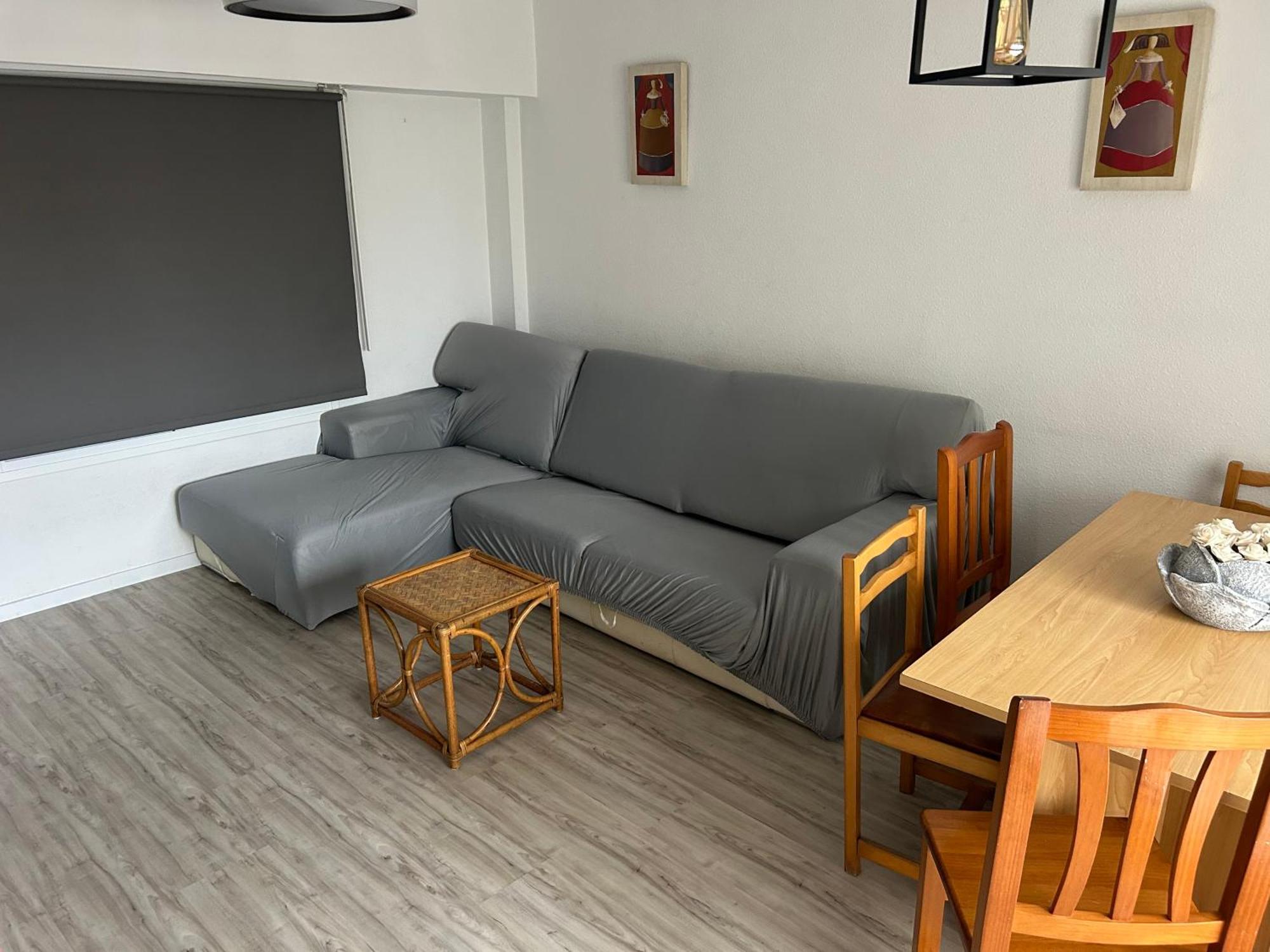 En Complejo Residencial Con Piscina Y Garaje Frente Al Mar * Valencia