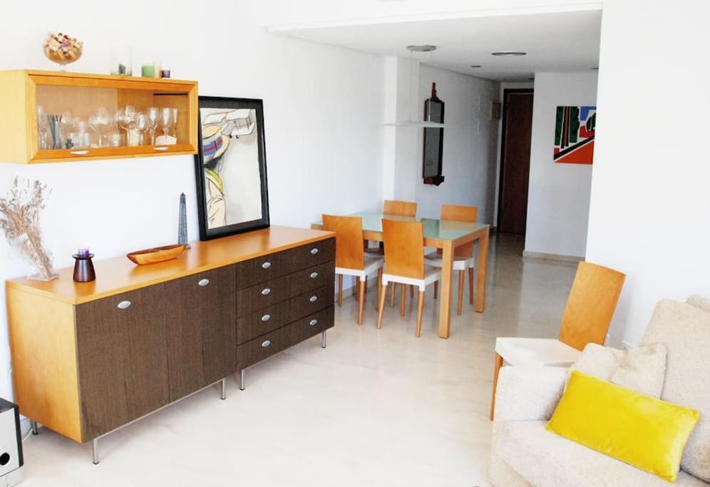 Artes Y Ciencias + Garaje + Netflix Apartamento