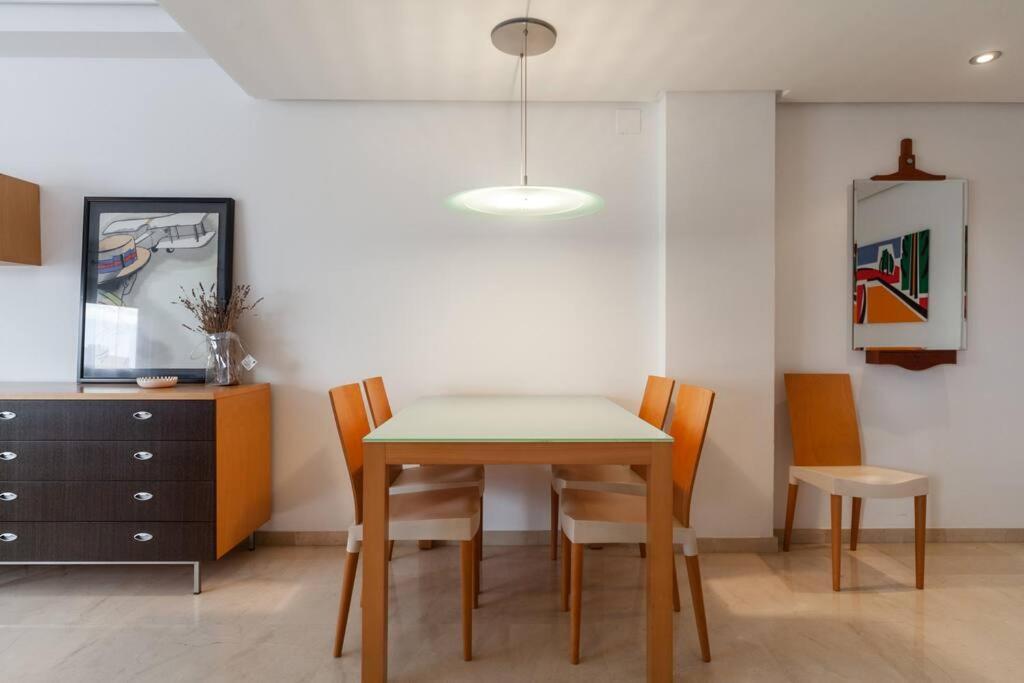 Artes Y Ciencias + Garaje + Netflix Apartamento *