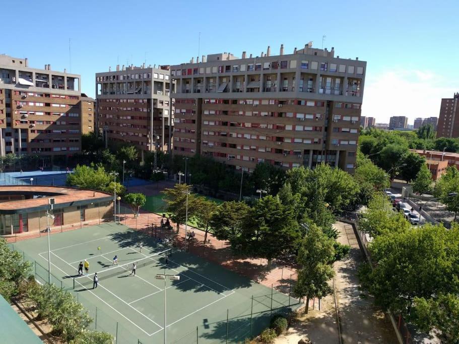 Artes Y Ciencias + Garaje + Netflix Apartamento