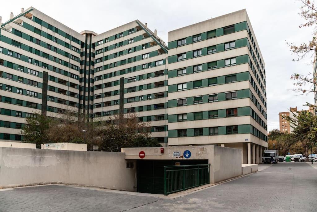 Artes Y Ciencias + Garaje + Netflix * Valencia