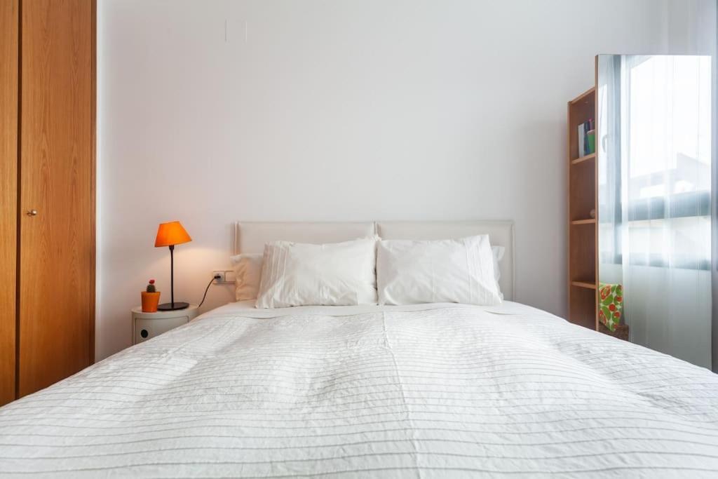 Artes Y Ciencias + Garaje + Netflix Apartamento