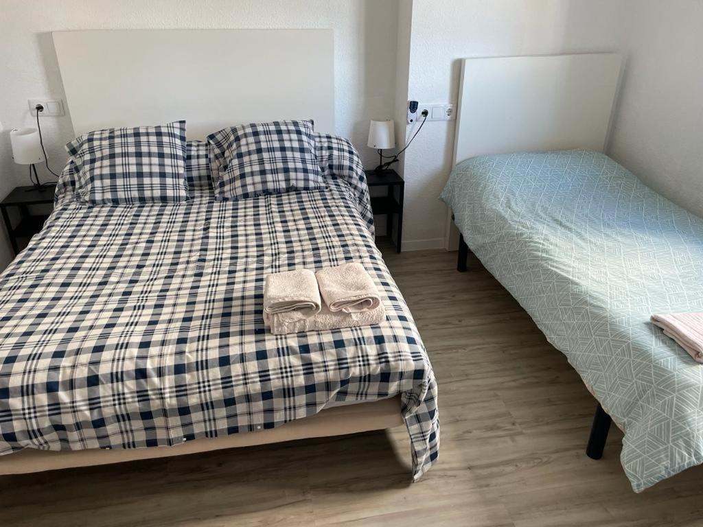En Complejo Residencial Con Piscina Y Garaje Frente Al Mar