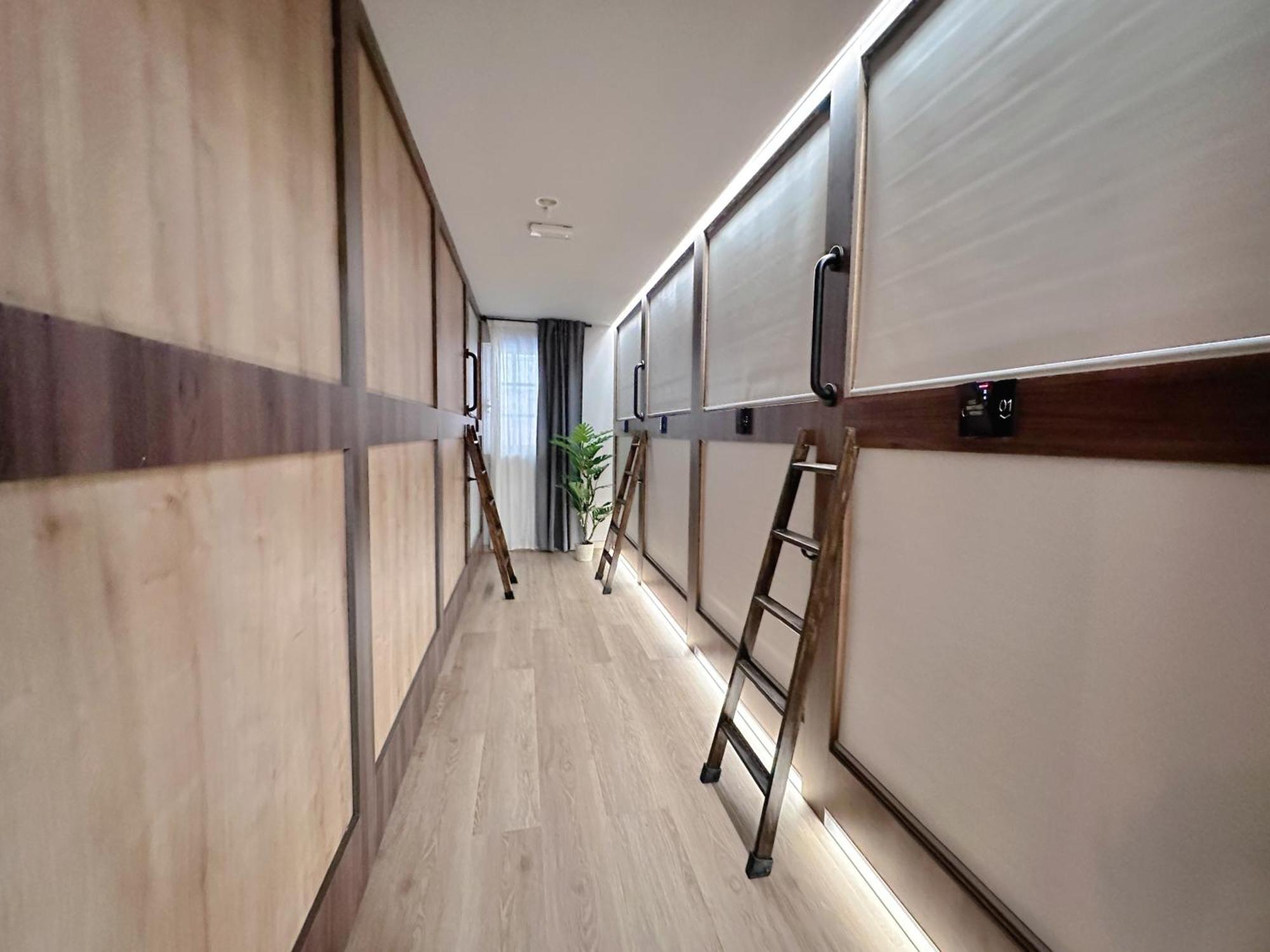 The Pod Blasco Hostal