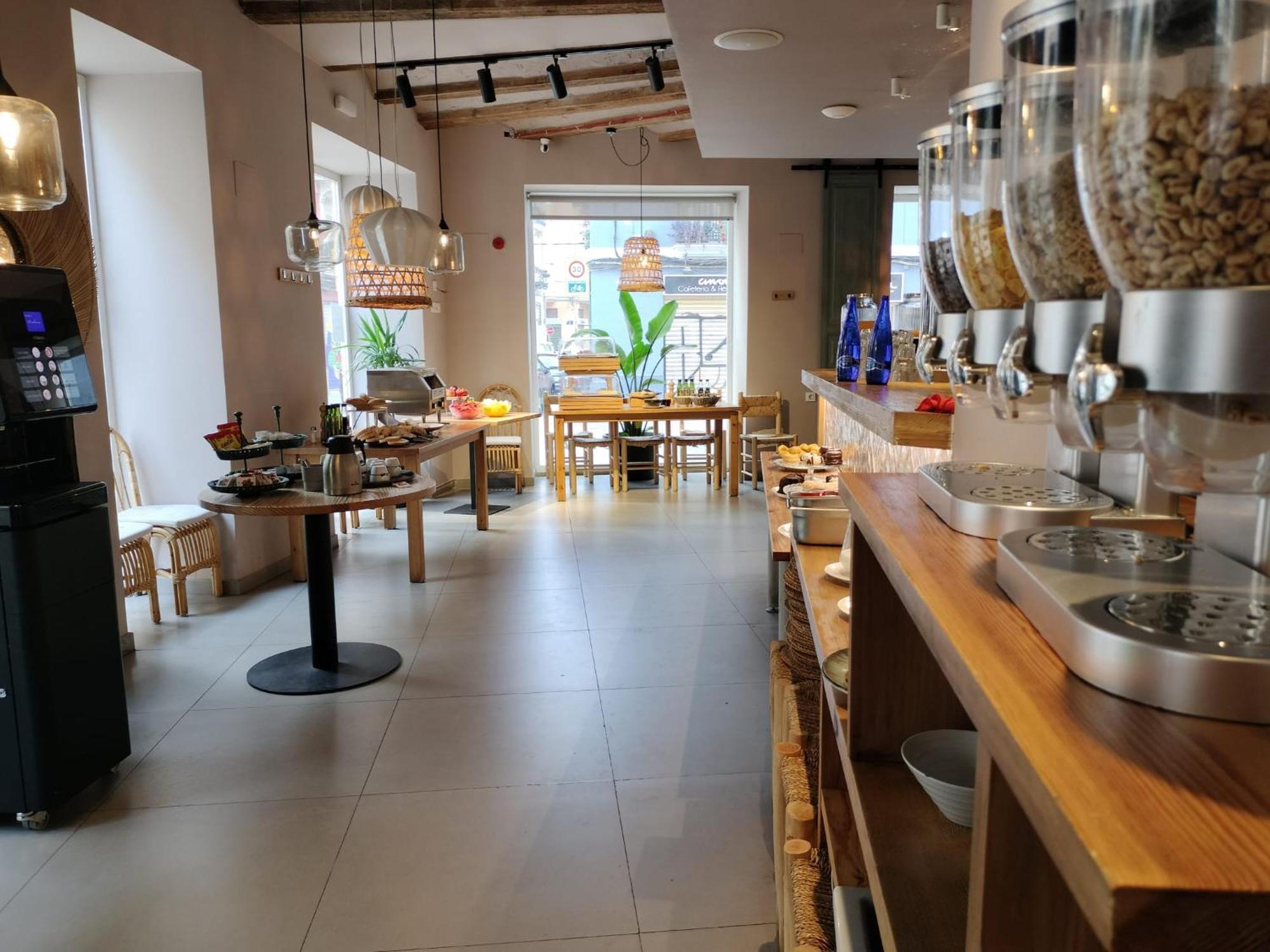 & Co. J. Botanico Boutique
