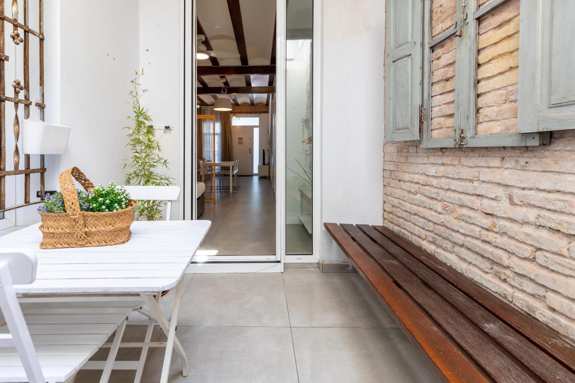 Apartup Arenas Apartment