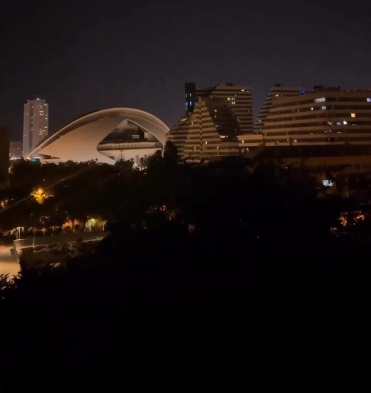 Piso Completo Cerca De Artes Y Ciencias Valencia
