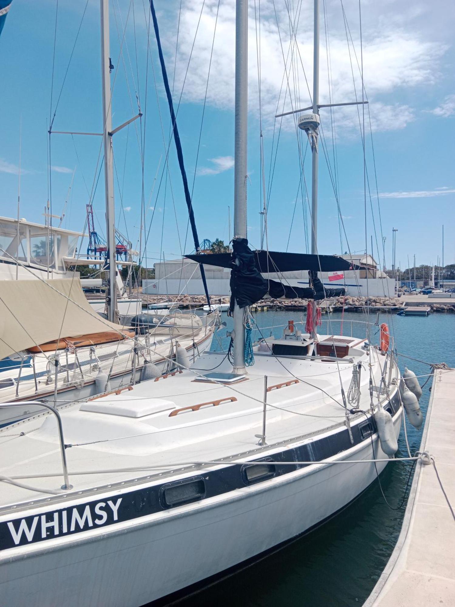 Velero Whimsy Hotel en barco Valencia