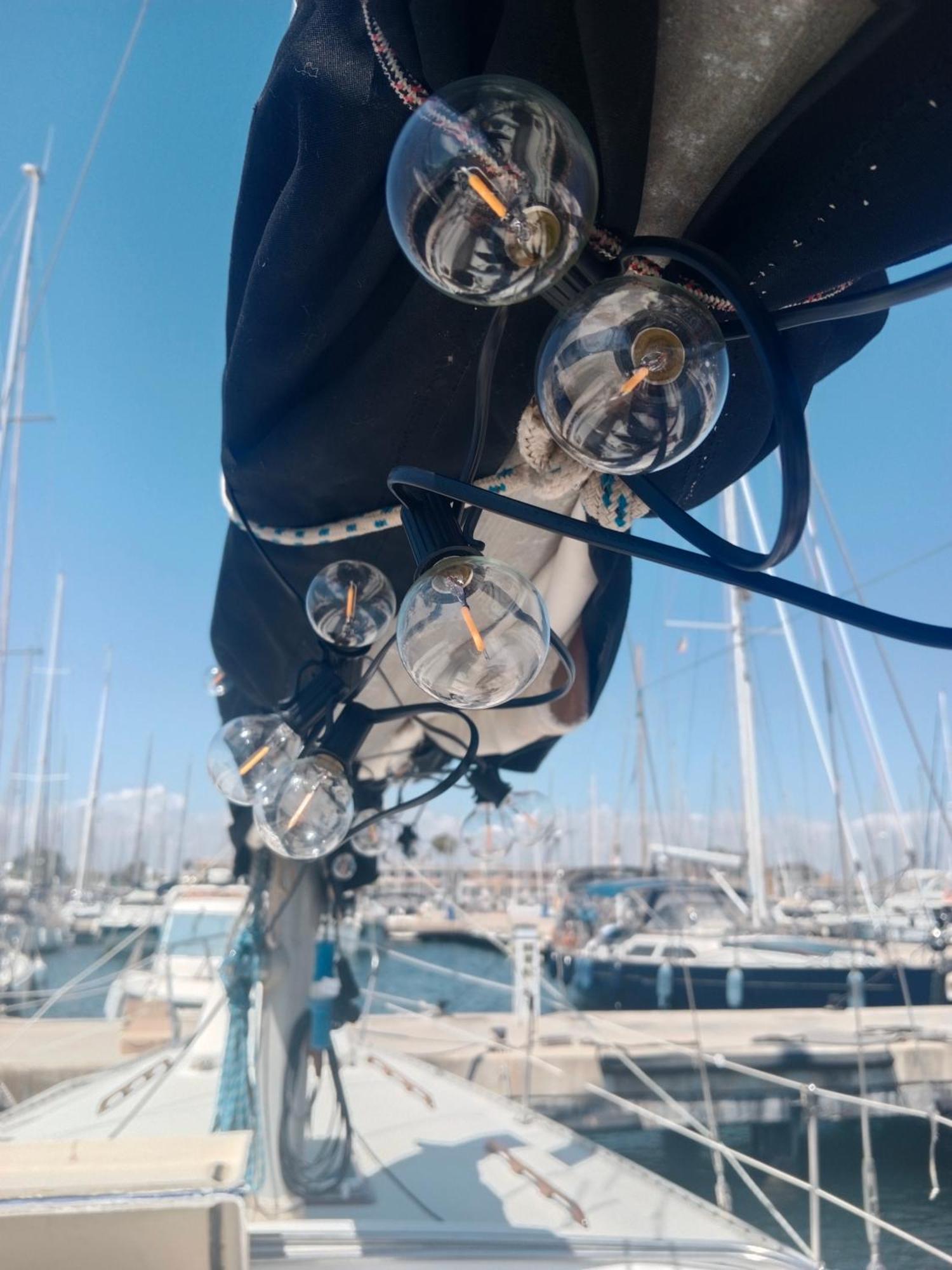 Hotel en barco Velero Whimsy Valencia