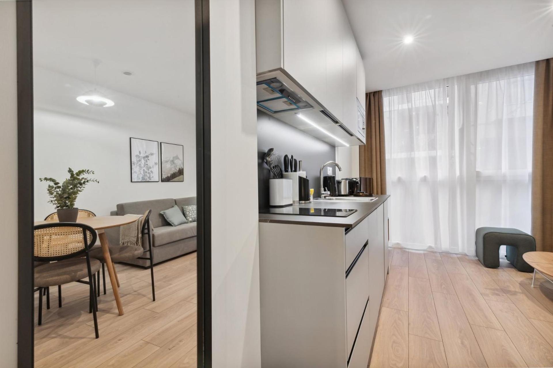 Limehome Carrer Del Pare Palau I Quer