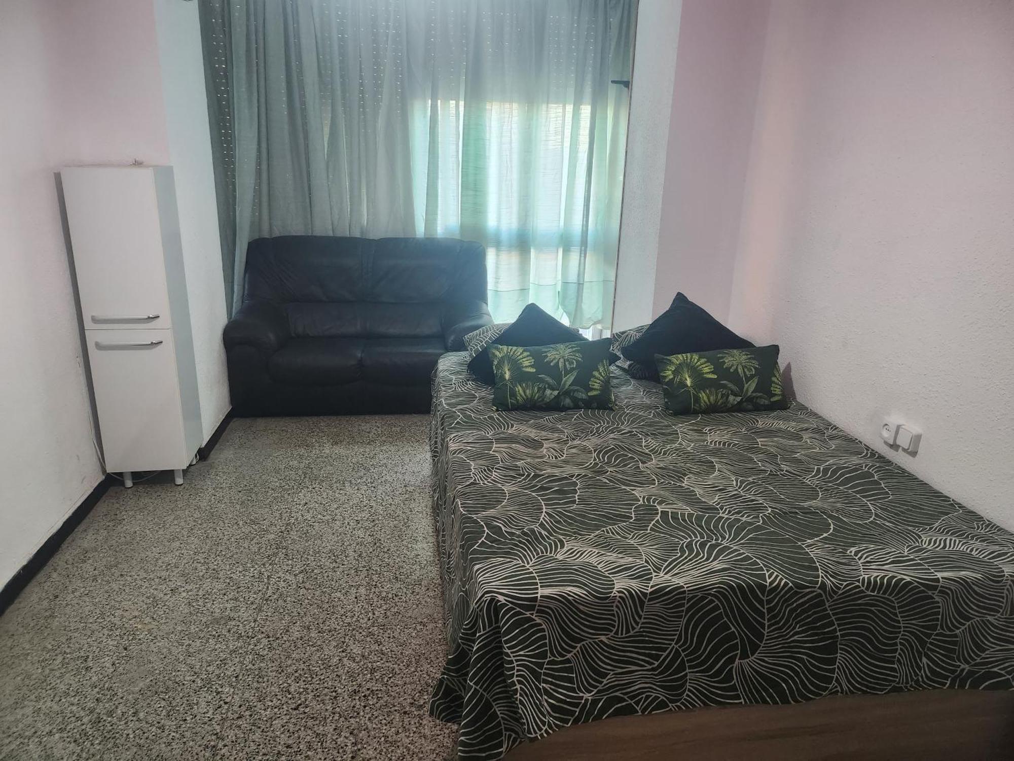 Avenidadelaplata Habitación en casa particular Valencia