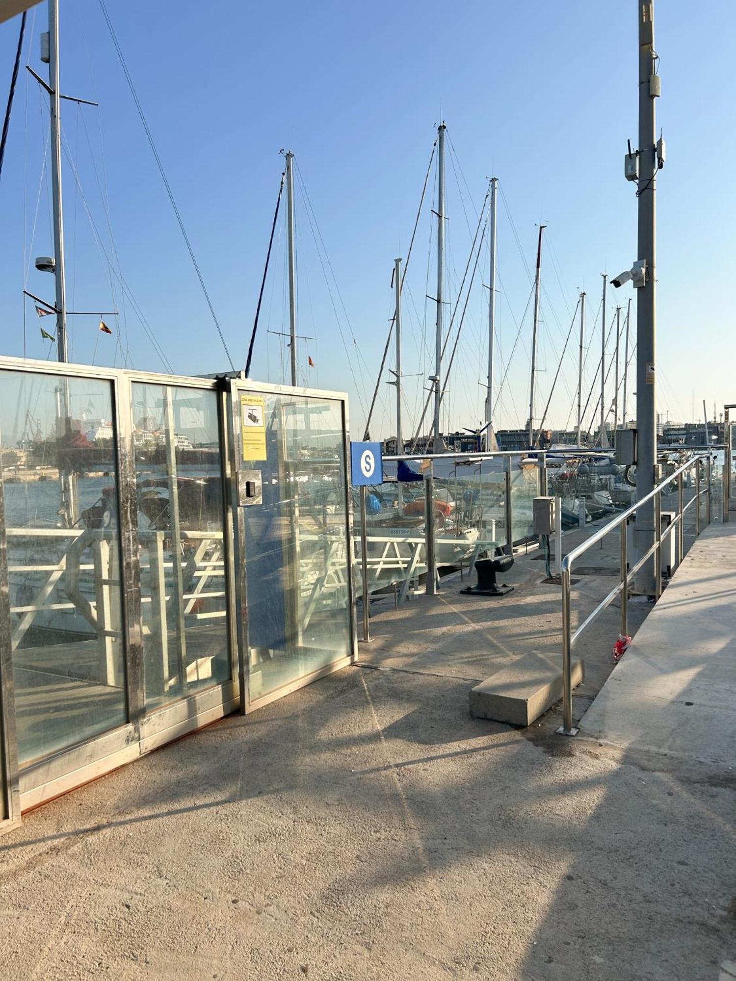 Hotel en barco Barco Muy Espacioso Con Dos Terrazas Centro!! Valencia