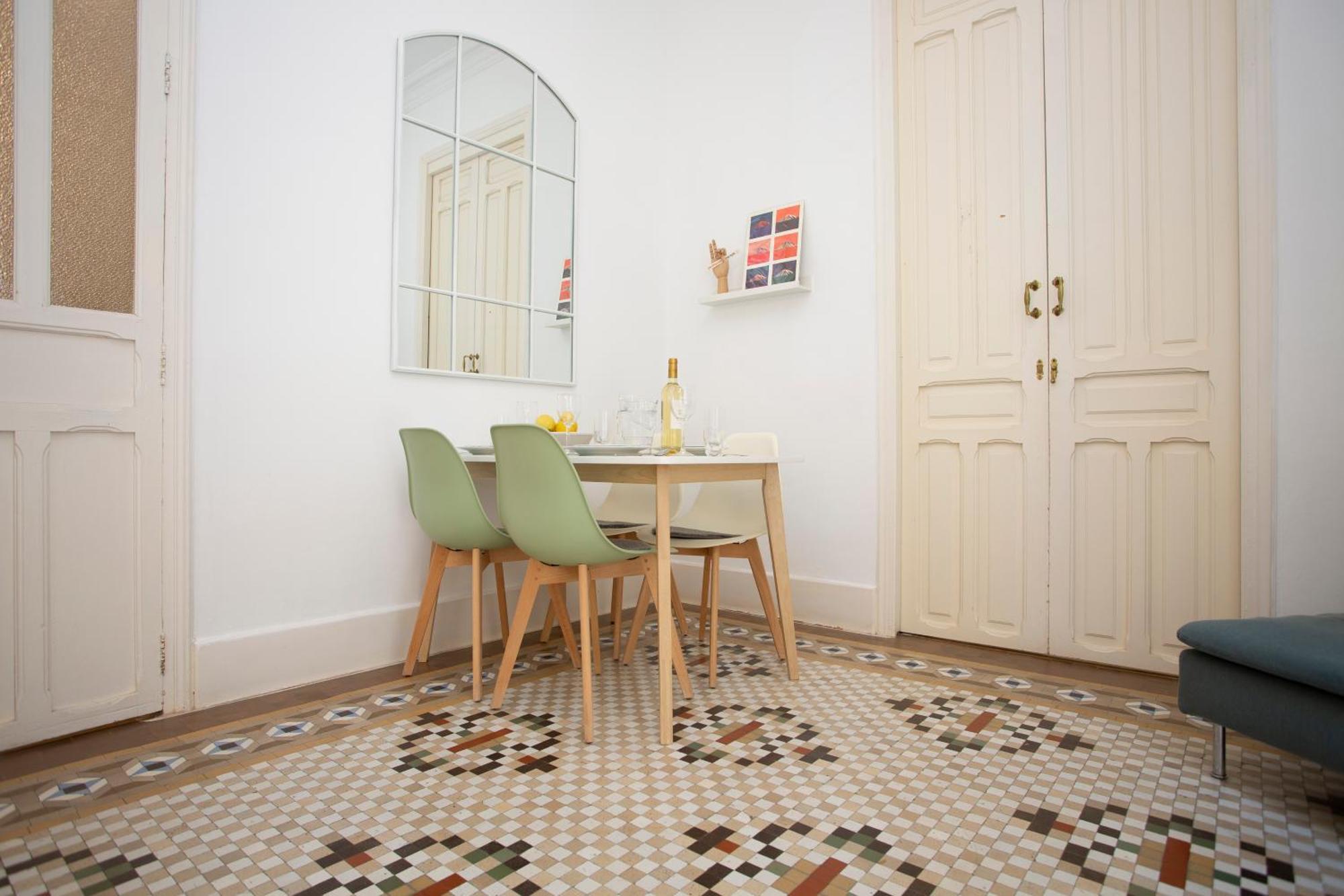 Singularstays Ms Rogers Valencia