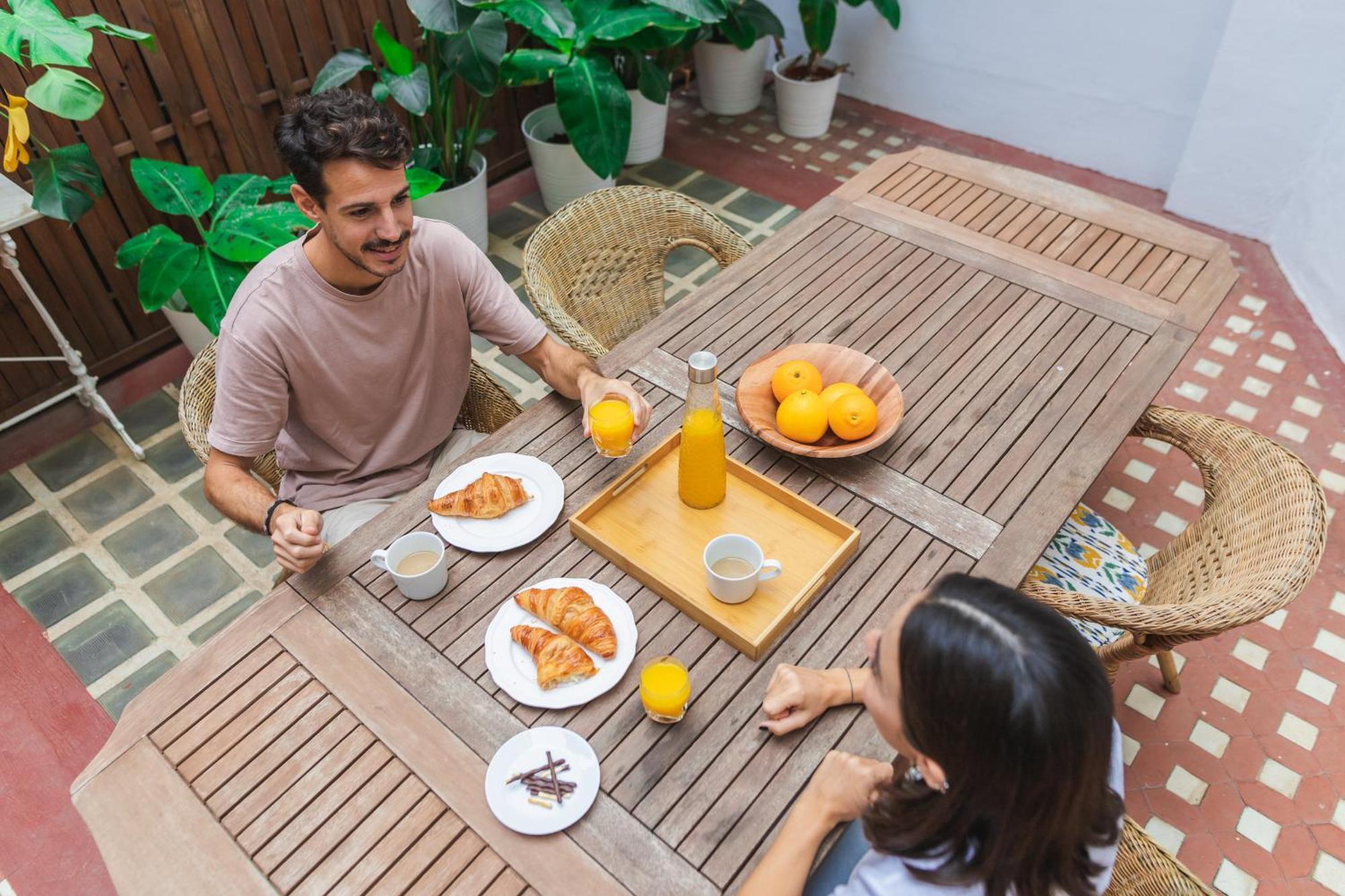 Singularstays Ms Rogers Valencia