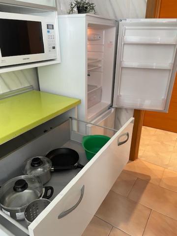Matrimonio En Vivienda Compartir Recien Reformada Apartamento *